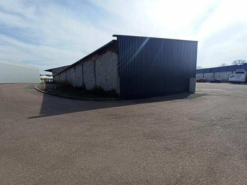Entrepôt - 300 m²
