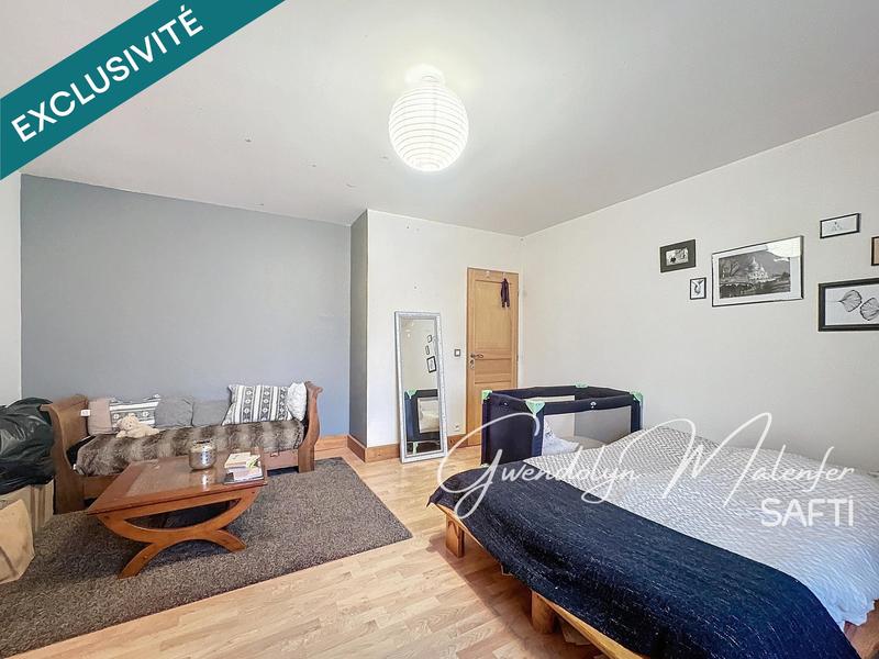 Maison - 225 m² - 8 pièces