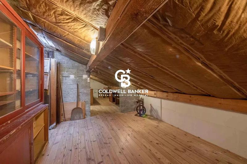 Maison - 206 m² - 10 pièces