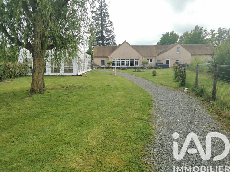 Maison - 526 m² - 9 pièces