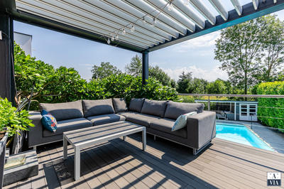 Maison - 235 m² - 8 pièces