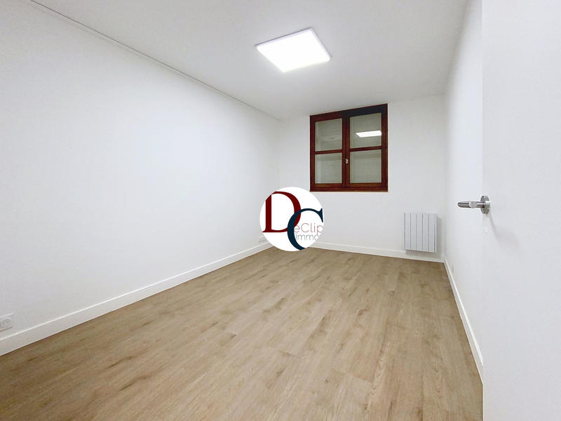 Bureau - 131 m² - 8 pièces