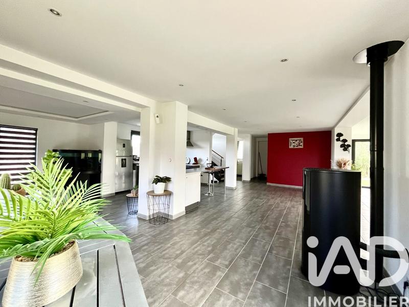 Maison - 140 m² - 5 pièces