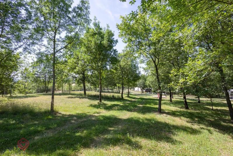 Propriété - 430 m² - 15 pièces