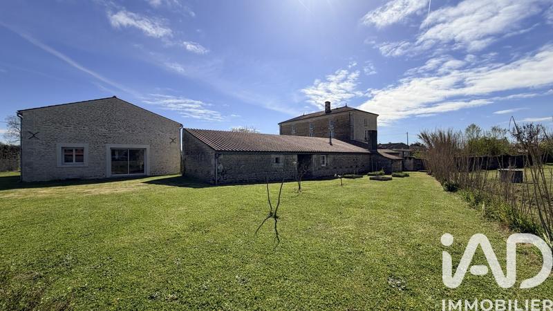 Maison - 325 m² - 13 pièces