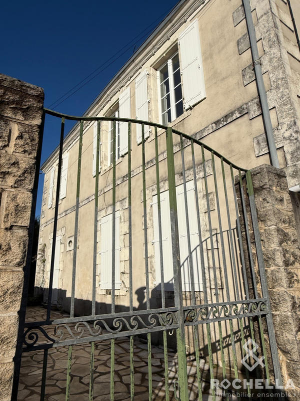 Maison ancienne - 183 m² - 5 pièces