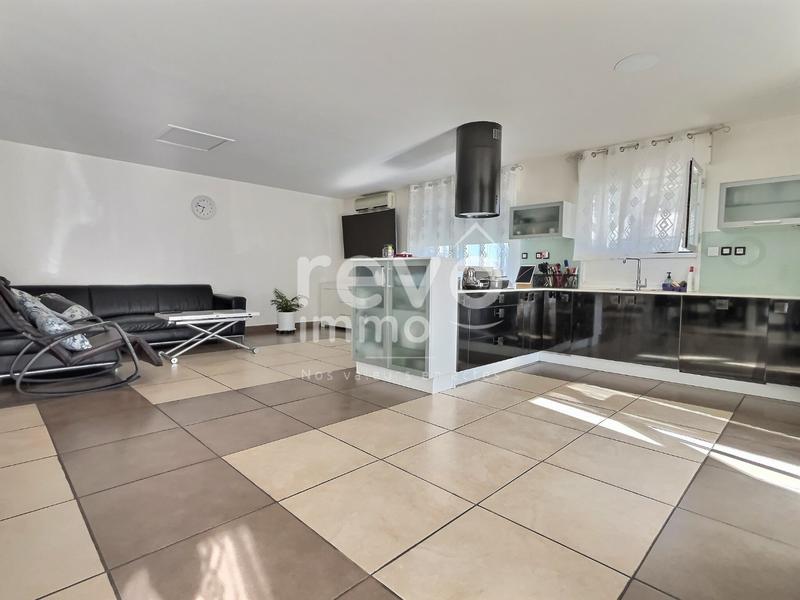 Maison - 221 m² - 5 pièces