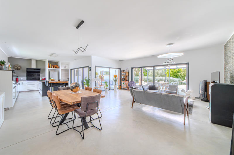 Maison - 180 m² - 5 pièces