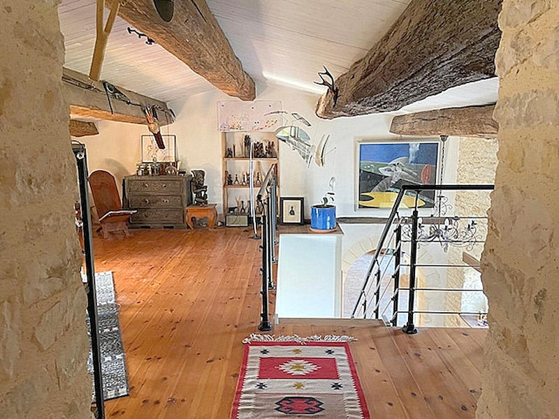 Maison - 205 m² - 6 pièces