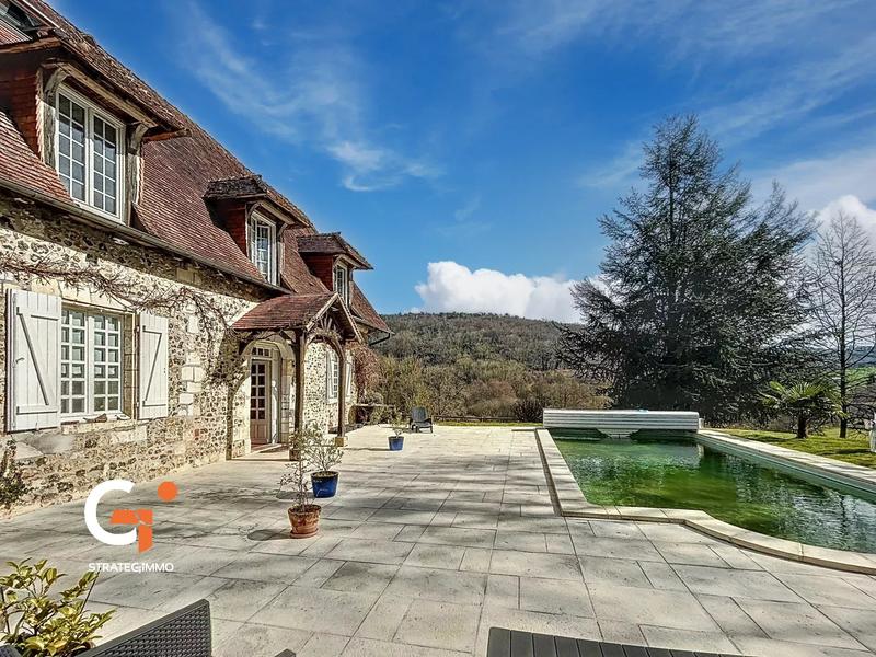 Maison - 189 m² - 7 pièces