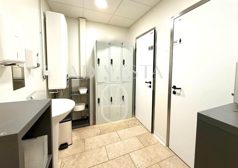Local commercial - 203 m² - 2 pièces