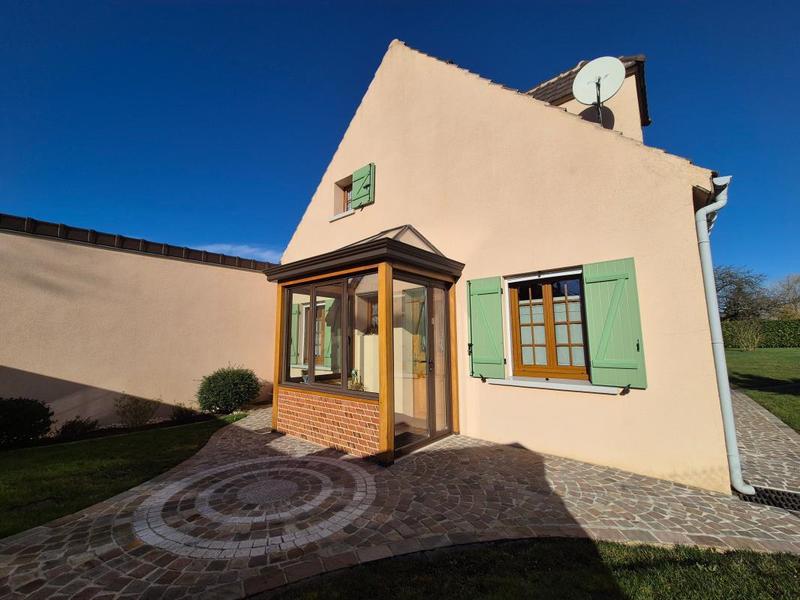 Maison - 96 m² - 4 pièces