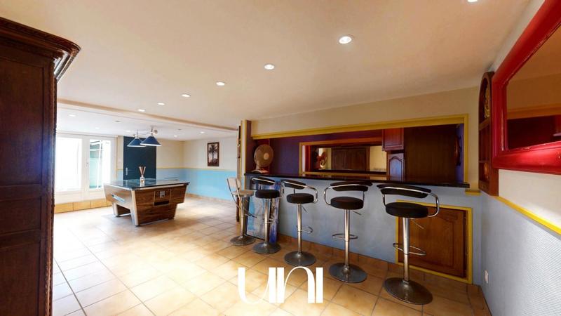 Maison - 192 m² - 8 pièces