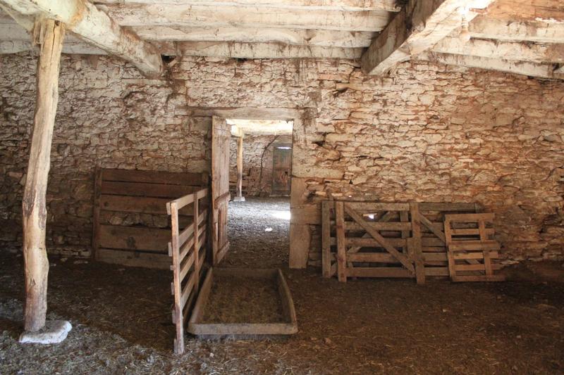 Ferme - 800 m² - 1 pièce