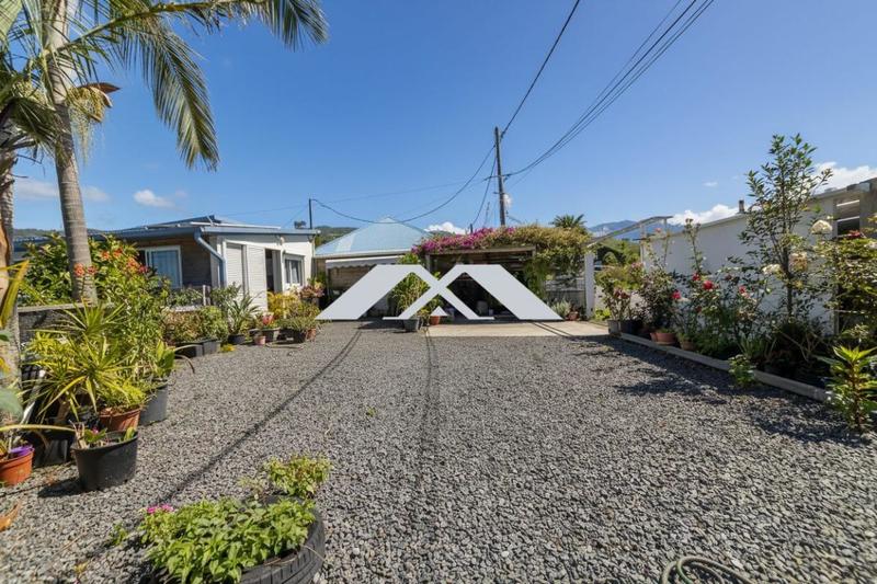 Maison - 250 m² - 9 pièces