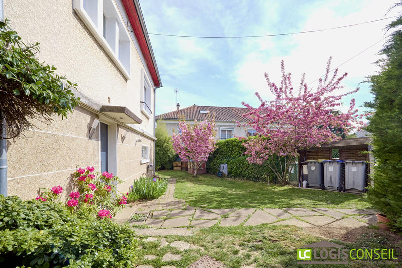 Maison - 152 m² - 8 pièces