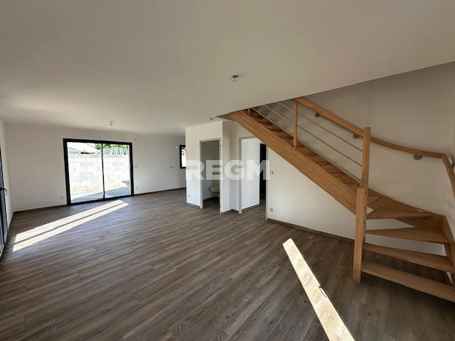 Maison - 104 m² - 6 pièces