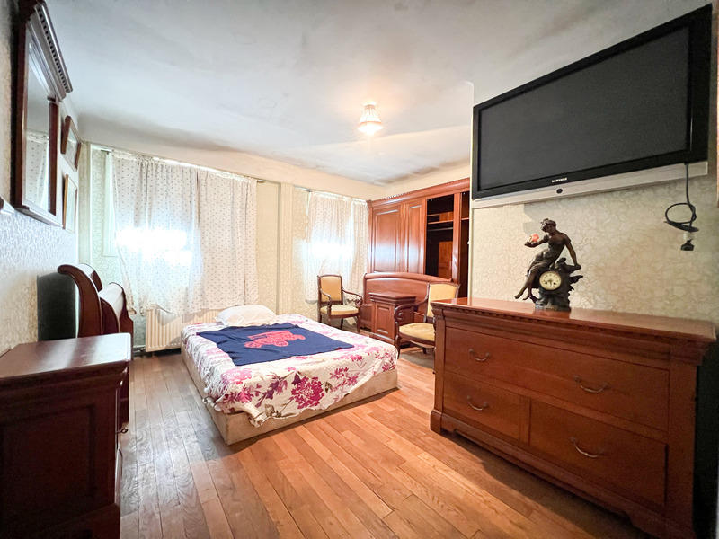 Propriété - 300 m² - 13 pièces