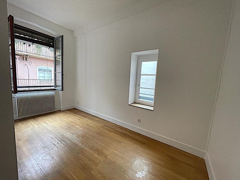 Appartement - 147 m² - 6 pièces