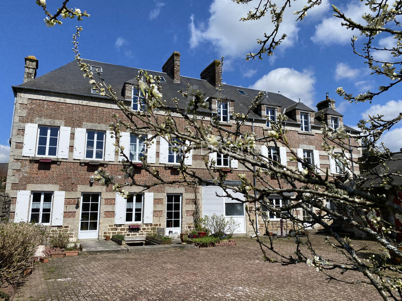 Maison - 500 m² - 19 pièces