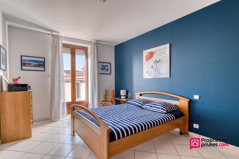 Maison - 274 m² - 8 pièces
