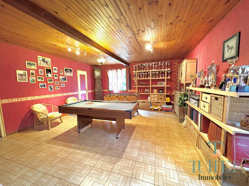 Maison - 274 m² - 9 pièces