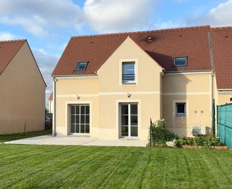 Maison - 96 m² - 5 pièces