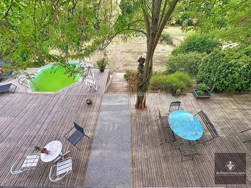 Maison - 303 m² - 10 pièces