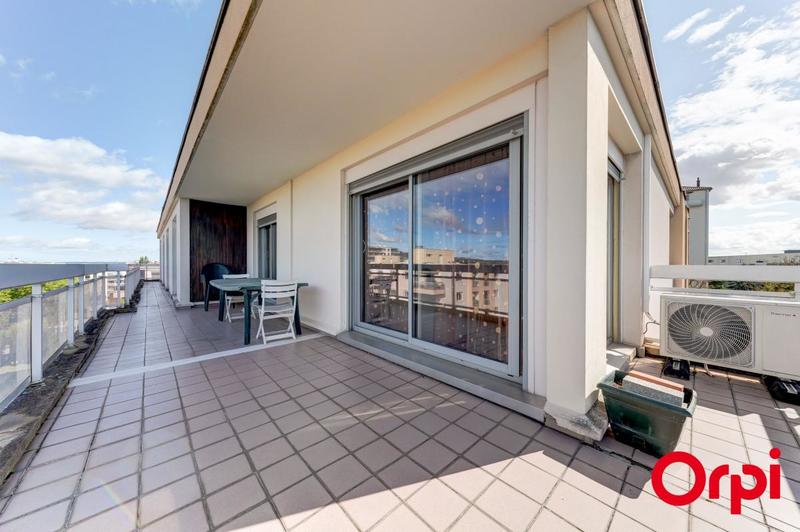 Appartement - 170 m² - 6 pièces