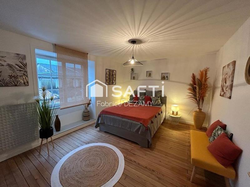 Maison - 240 m² - 9 pièces