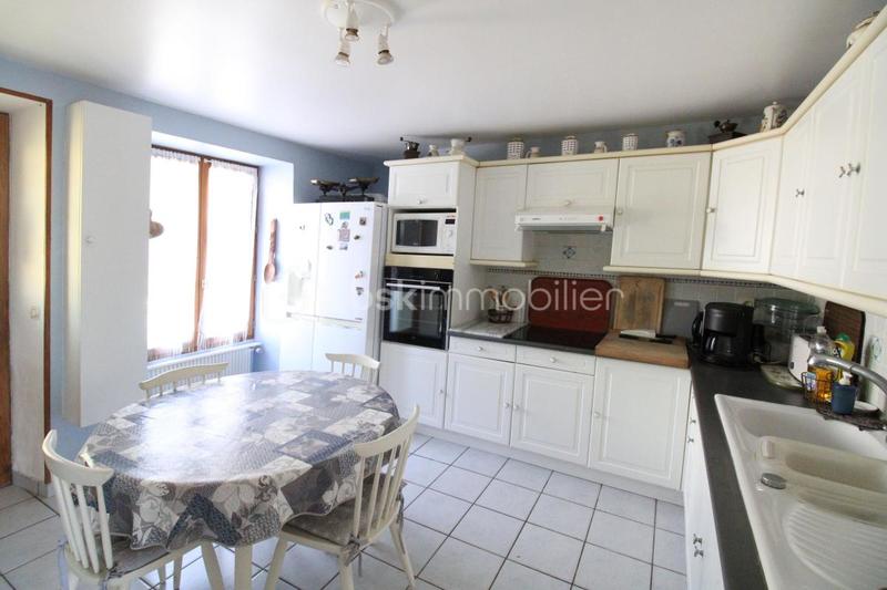 Maison en pierre - 225 m² - 6 pièces