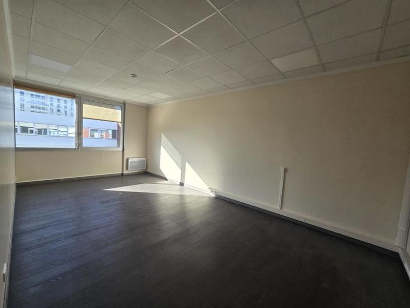 Local d'activité / Entrepôt - 559 m²