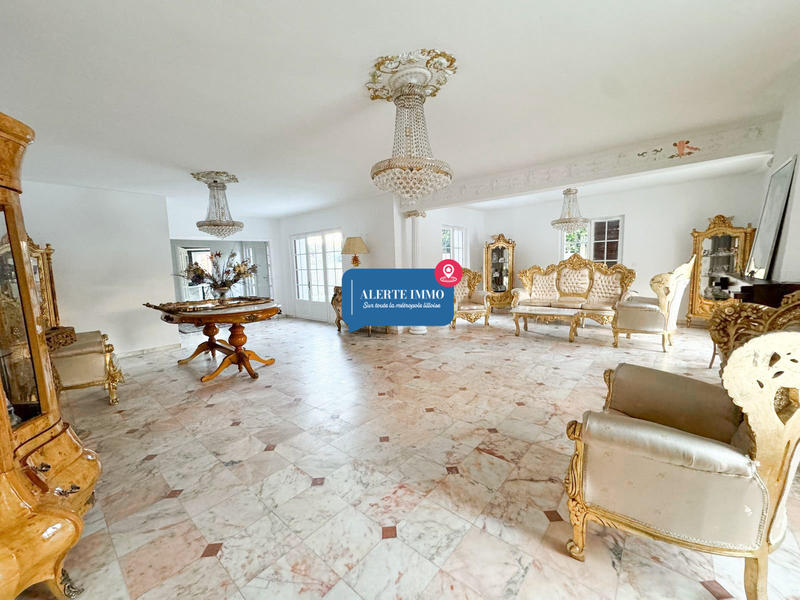 Maison - 203 m² - 5 pièces