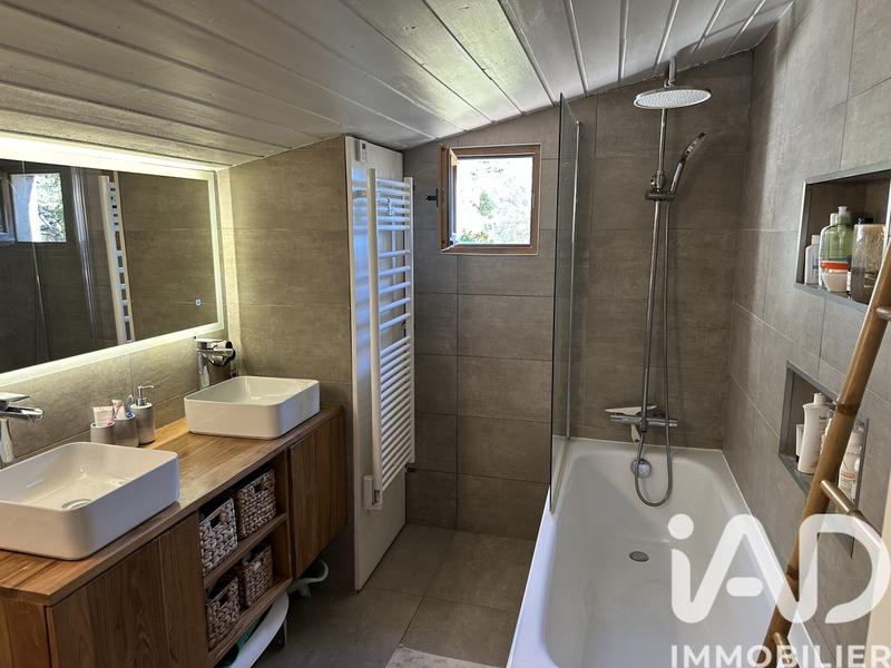 Maison - 102 m² - 4 pièces