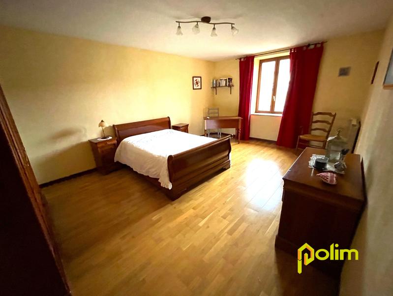 Maison - 370 m² - 7 pièces