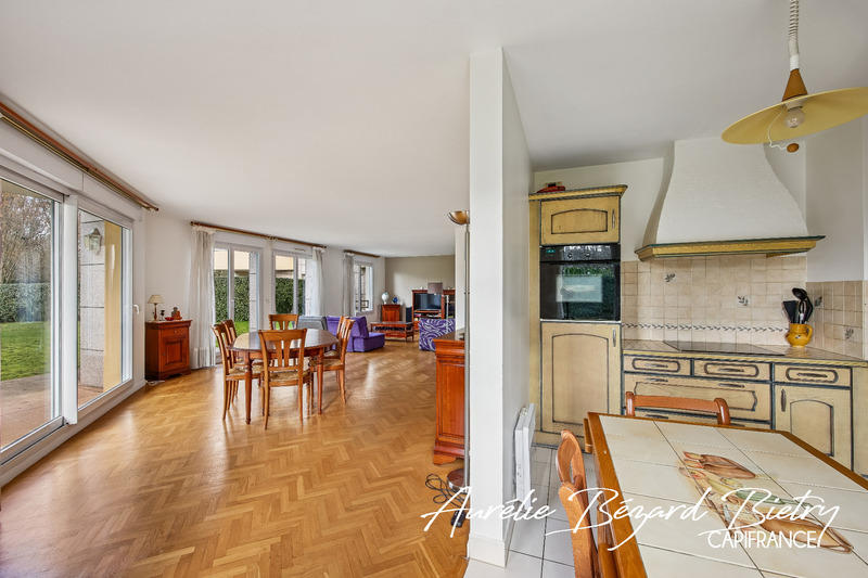 Appartement - 167 m² - 6 pièces