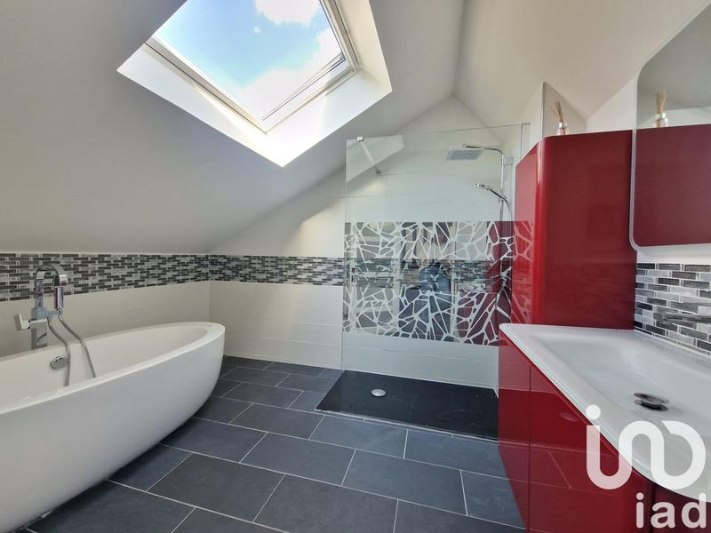 Maison - 206 m² - 8 pièces