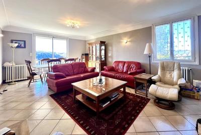 Maison - 146 m² - 9 pièces