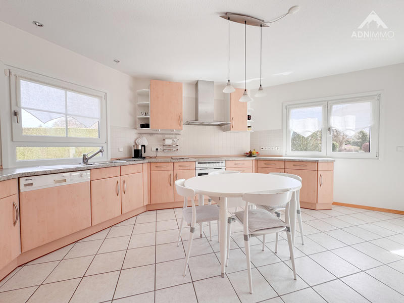 Maison - 333 m² - 8 pièces