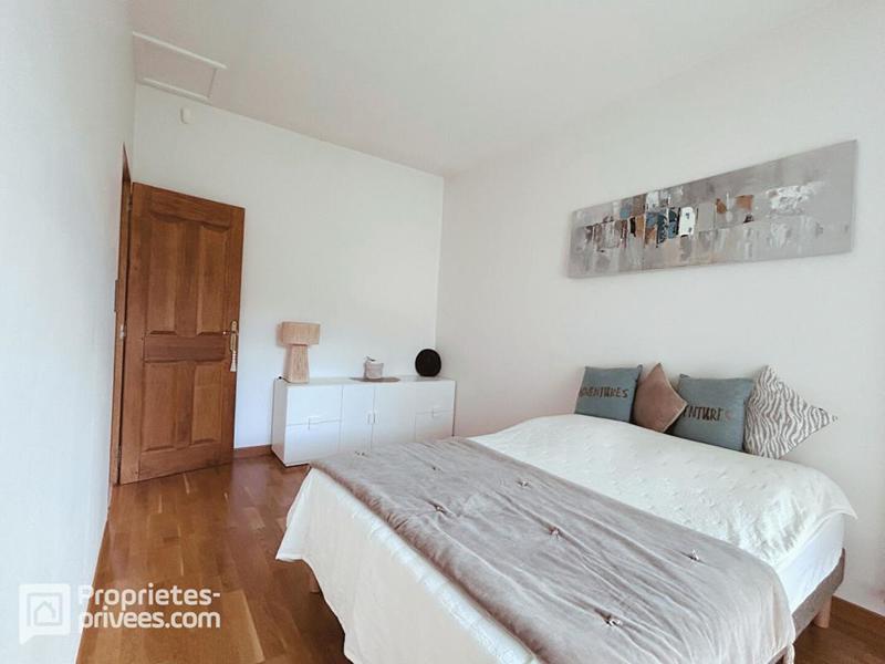 Maison - 200 m² - 5 pièces