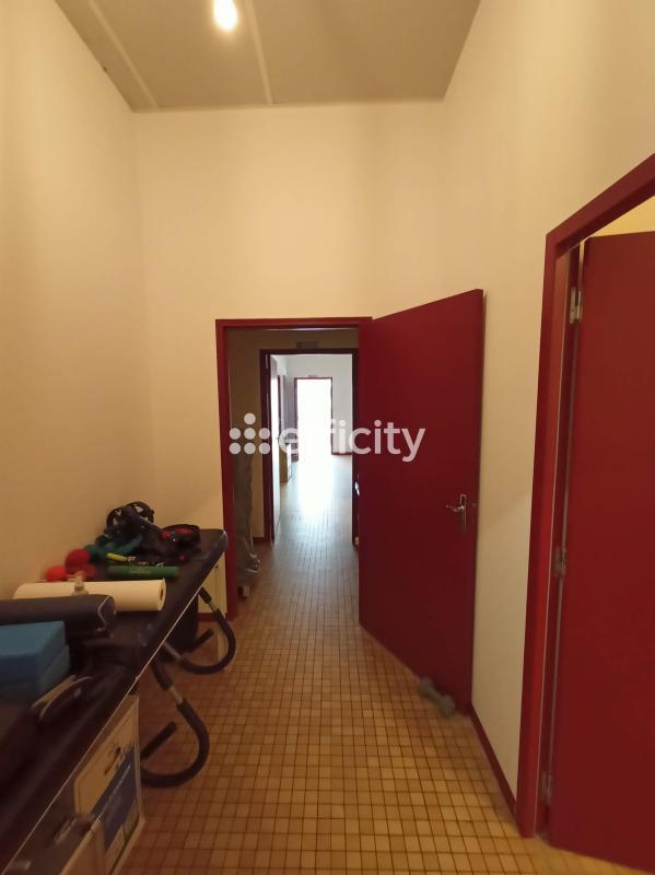 Local d'activité / Entrepôt - 300 m²