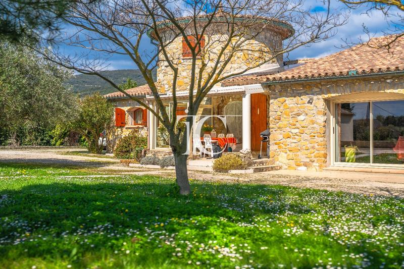 Villa - 172 m² - 5 pièces