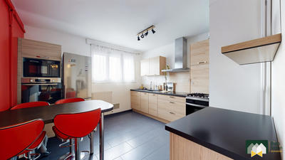 Appartement - 82 m² - 4 pièces