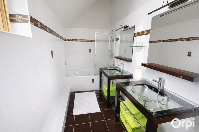 Maison - 137 m² - 4 pièces