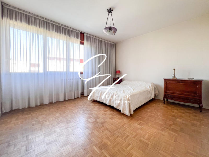 Appartement - 82 m² - 5 pièces