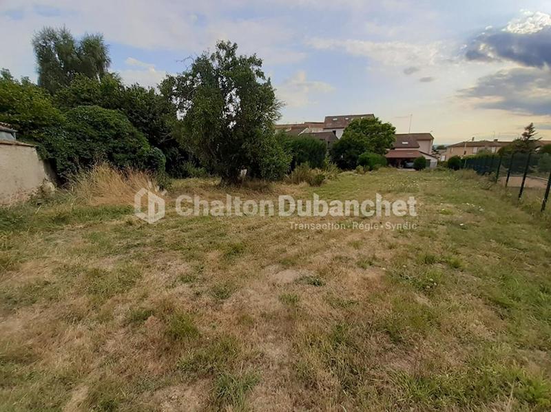 Terrain constructible - 850 m²