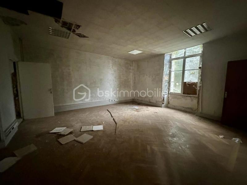 Immeuble - 1 340 m² - 33 pièces