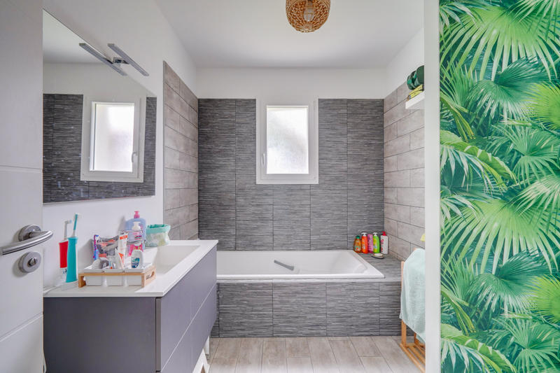 Maison - 180 m² - 8 pièces