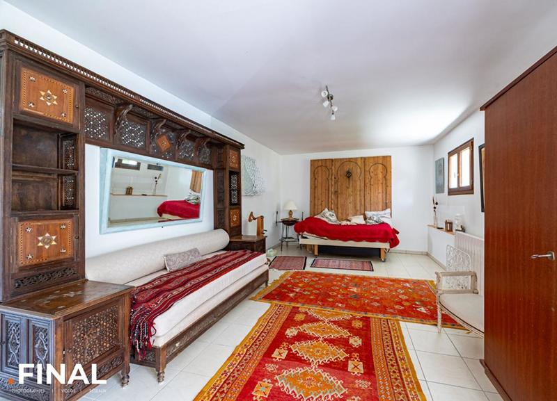 Maison - 208 m² - 8 pièces