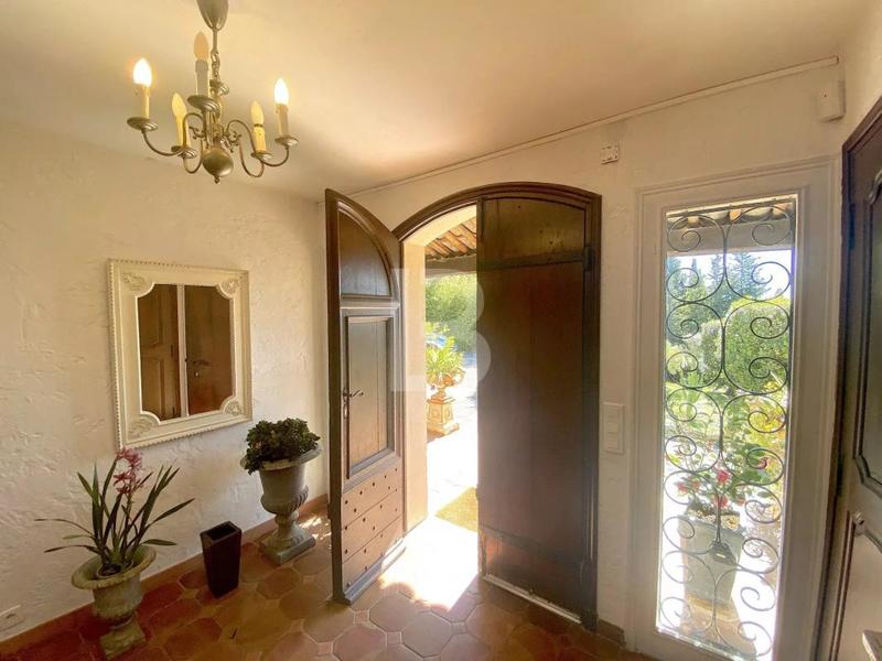 Propriété - 400 m² - 9 pièces